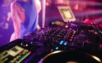 Ночной клуб Neon Киров